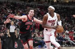 半岛体育视频-包含公牛大胜热火，展现出强大团队实力的词条