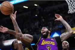 半岛体育登录入口-湖人队逼近胜利，詹姆斯砍下三双的简单介绍