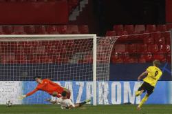 半岛体育登录入口-包含科隆客场大胜，取得重要胜利的词条