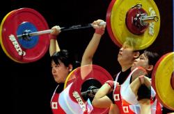 半岛体育新闻-包含俄罗斯举重选手力压群雄，登上领奖台的词条