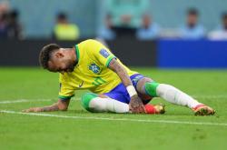 半岛体育登录-关于内马尔因伤退出比赛，国米遭遇困境的信息