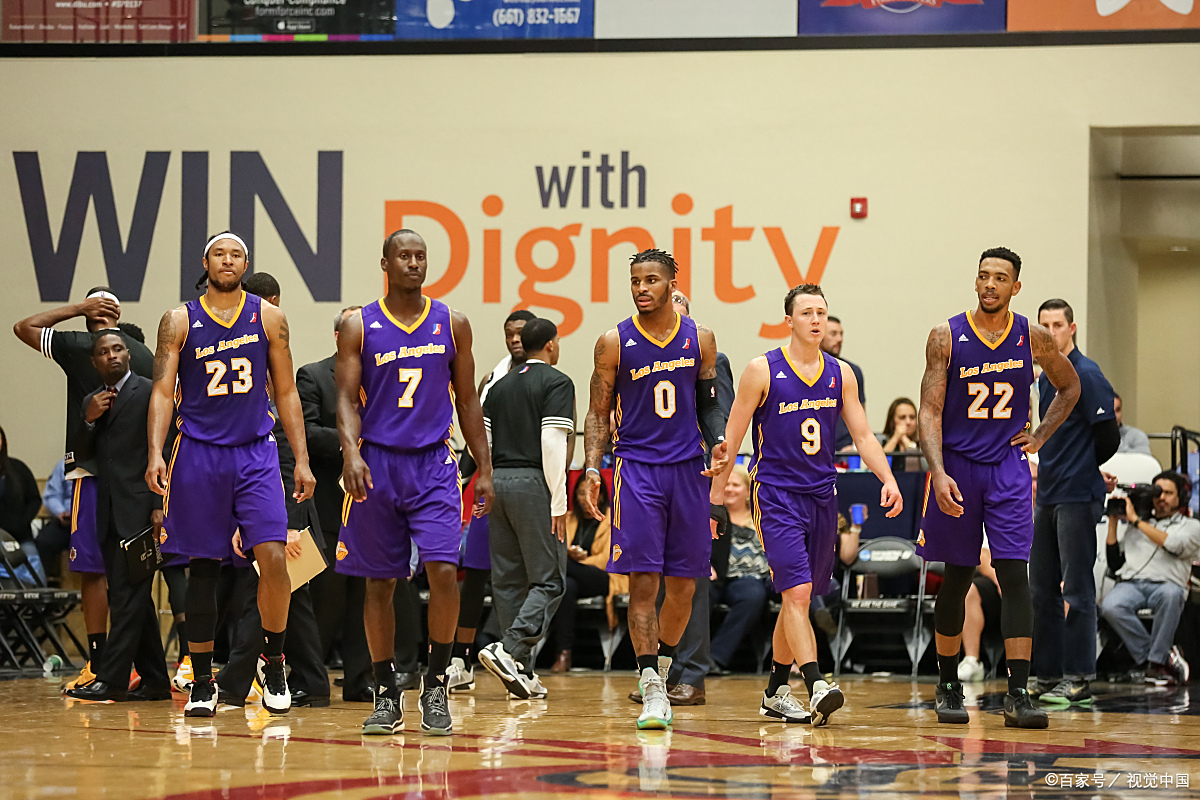 主场气氛火爆！NBA比赛中球迷狂欢