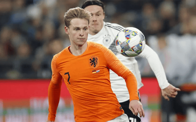 荷兰队在对阵西班牙的比赛中斩获胜利 荷兰队在对阵西班牙的比赛中斩获胜利