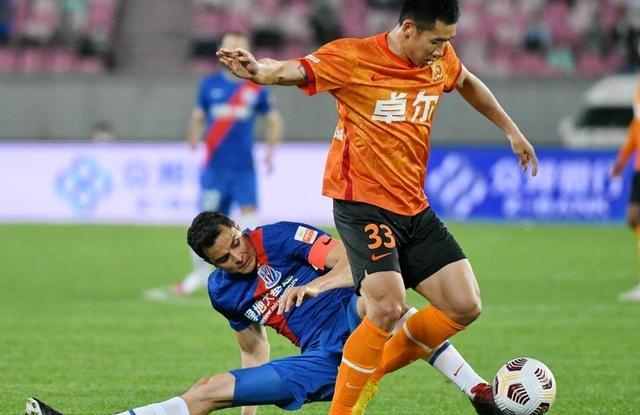 上海申花客场遭遇不利，寻找突破口的简单介绍