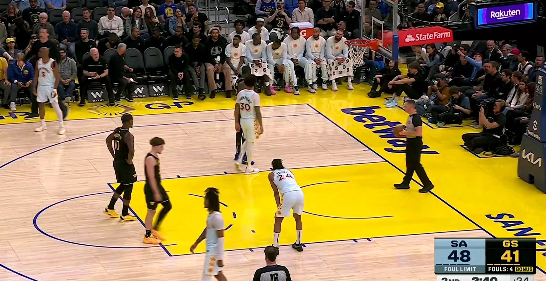 马刺队连胜收官,晋级总决赛 马刺队连胜收官,晋级总决赛