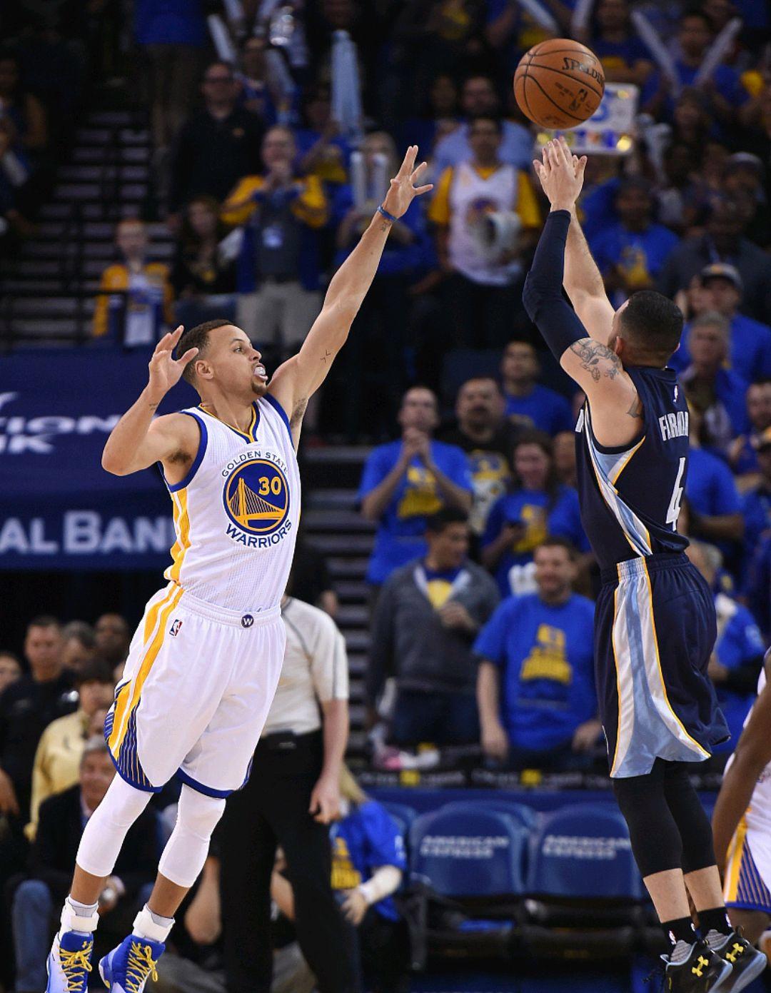 勇士大胜黄蜂,实力再次显现 勇士大胜黄蜂,实力再次显现