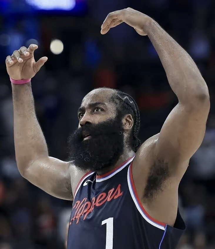 快船客场逆转凯尔特人获得宝贵胜利 快船客场逆转凯尔特人获得宝贵胜利