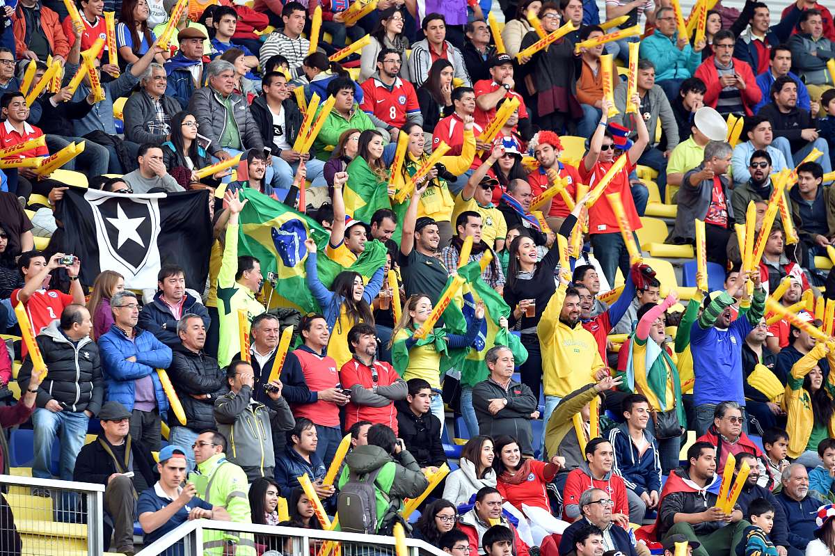 足球明星呈现高潮，球迷热情掀起的简单介绍